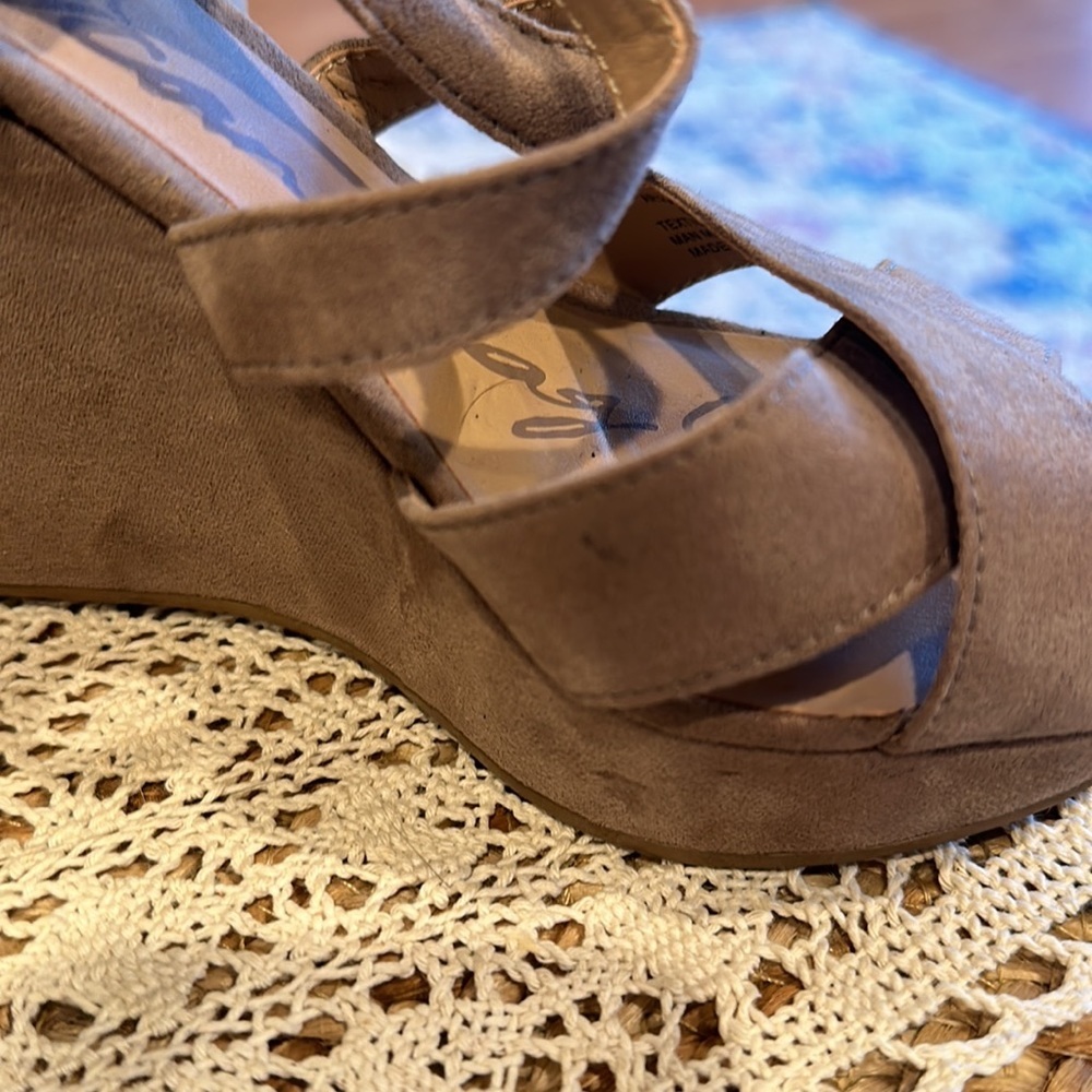 American Rag Wedges - Picture 4 of 4